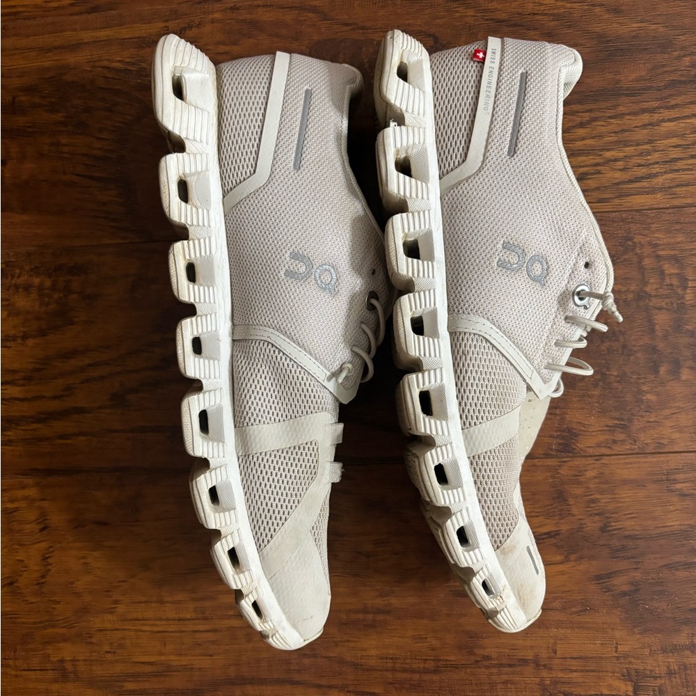 ON Running On Cloud 5 Pearl White Women’s Athletic Tennis Shoes - Picture 3 of 8